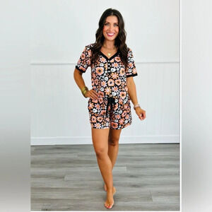 Shirley & Stone Boho Floral Skeleton Short With Short Sleeve Pajama Set Size Med